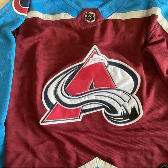 NWT Adidas Men’s Colorado Avalanche Hockey Jersey, Size Medium - Picture 2 of 7